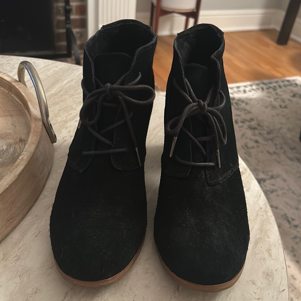 Tom’s Booties - Picture 2 of 5